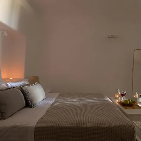 Calderini Cave Imerovigli (Santorini)