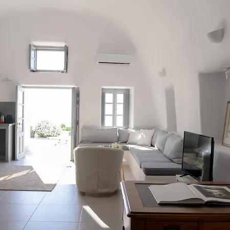 Calderini Cave Villa