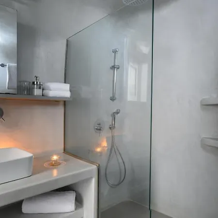 Calderini Cave Imerovigli (Santorini)