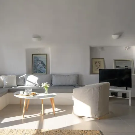 Calderini Cave Villa *