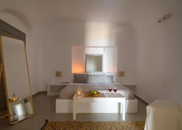 Calderini Cave * إيميروفيغلي