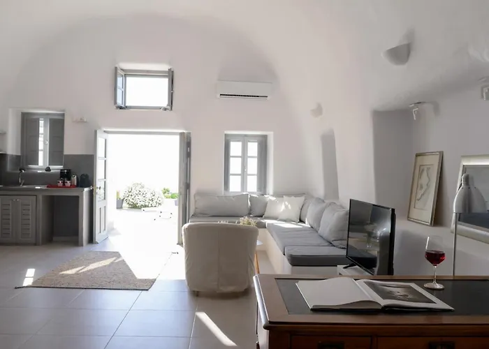 Calderini Cave Villa